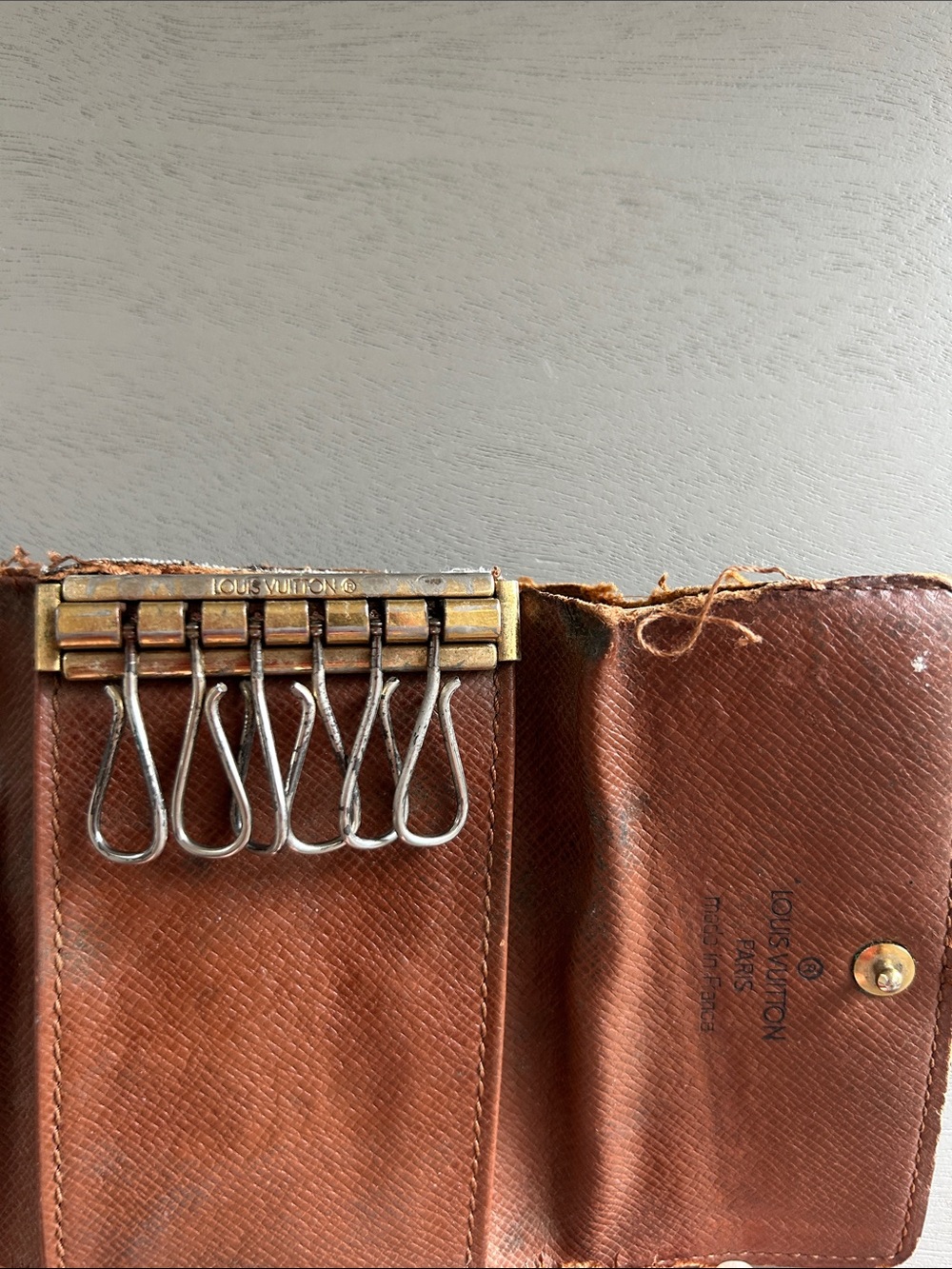Louis Vuitton Keychain - Picture 7 of 10
